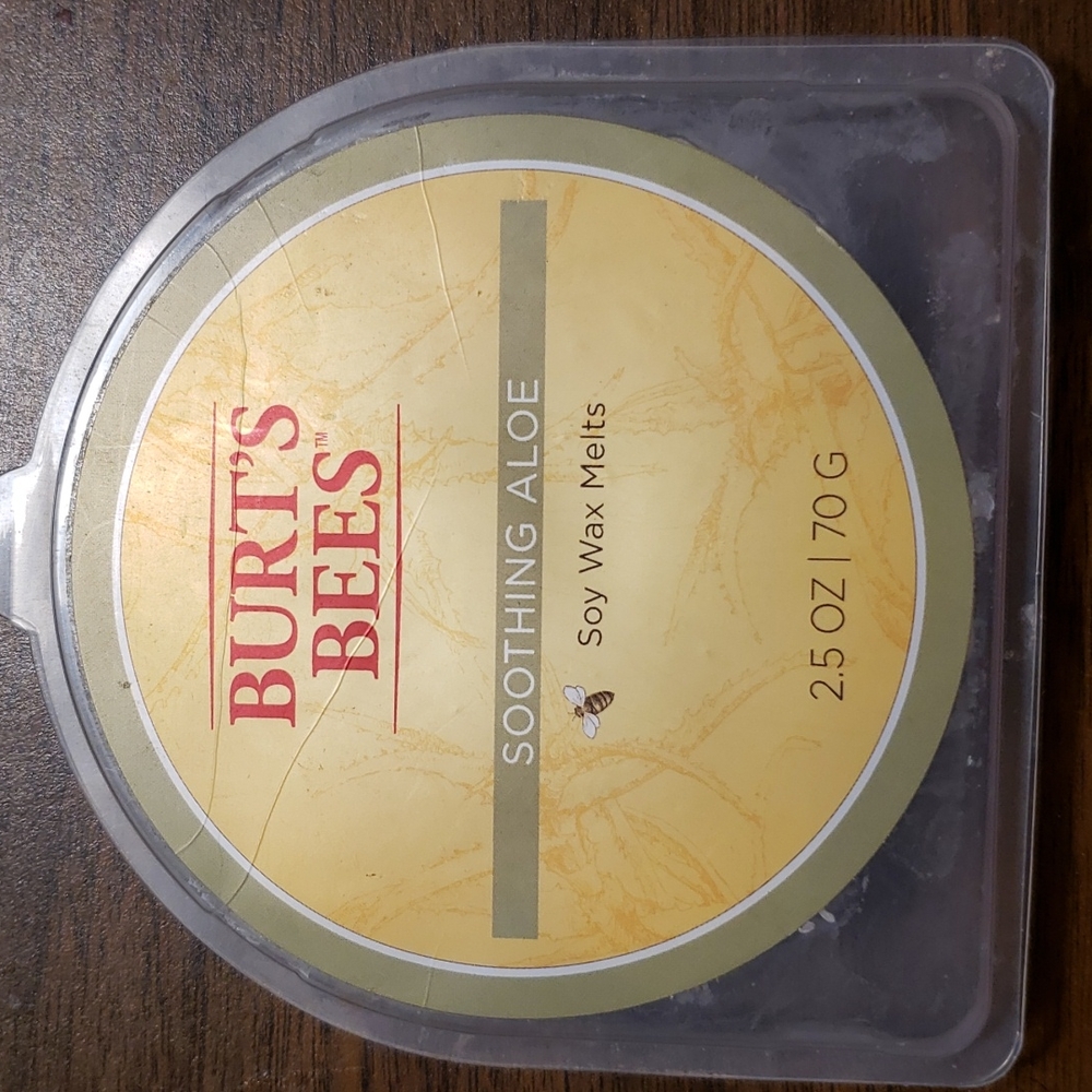 Burt's Bees Natural Soy Wax Melt (SOOTHING ALOE)